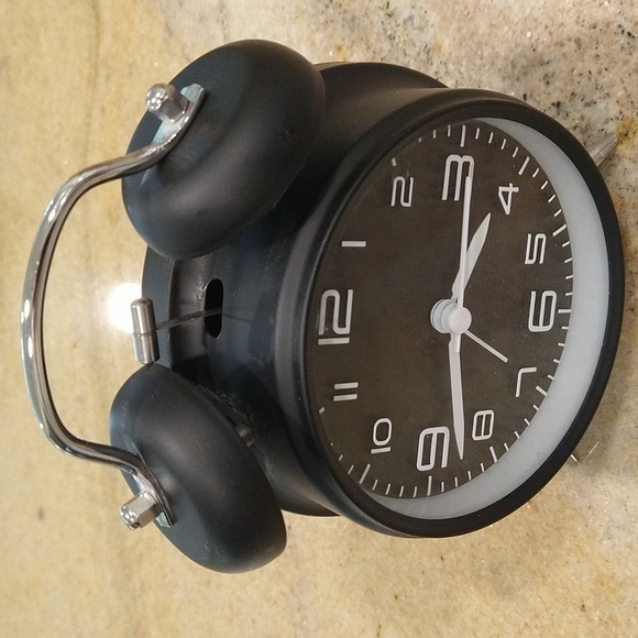 Black vintage style alarm clock battery operated - Picture 4 of 4